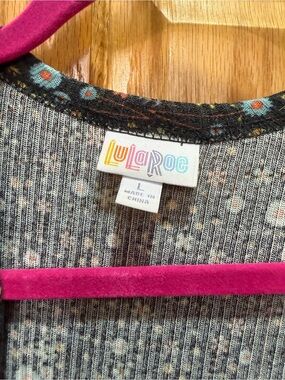 LuLaRoe Gray Ribbed vest with floral print